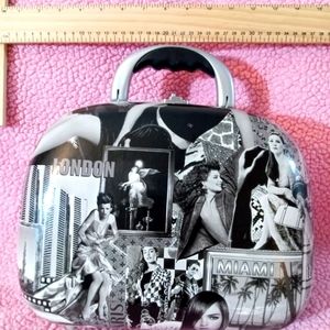 Travel makeup bag (set of 6)